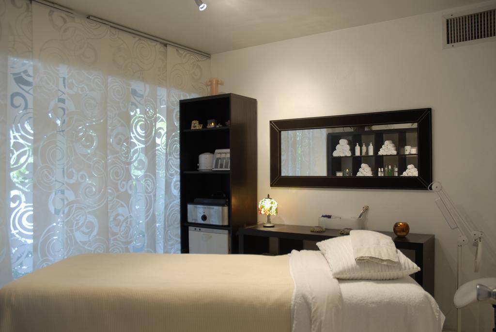 The Cabanas Guesthouse & Spa - Gay Resort Catering To Gay Men Оукланд Парк Екстериор снимка